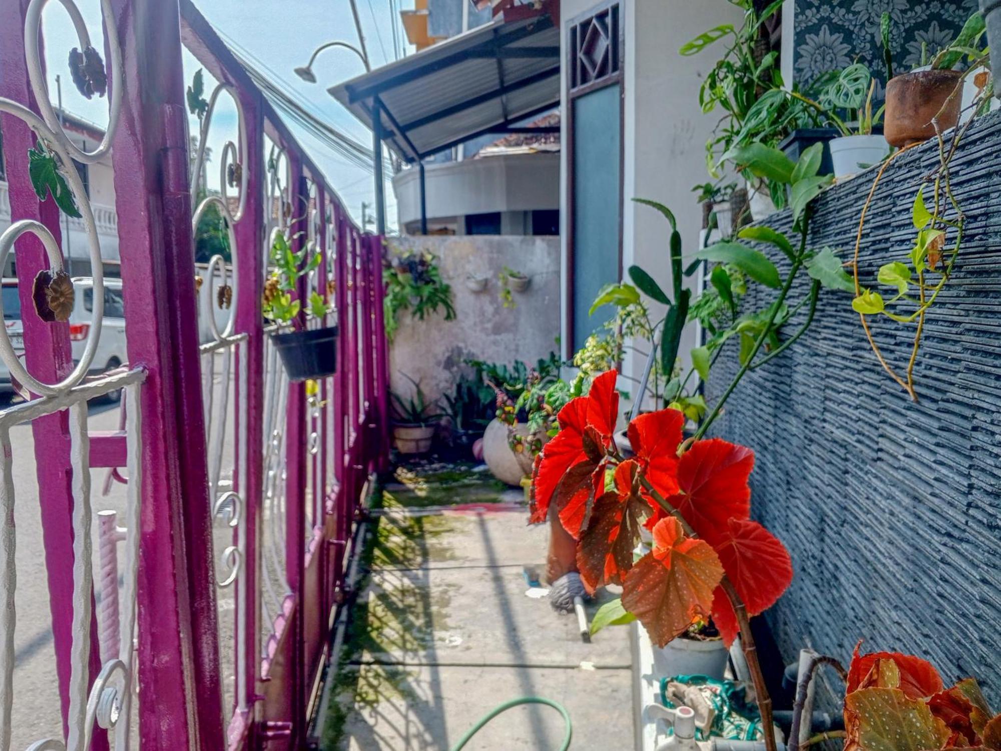Trihakso Guest House Near Kaliurang Redpartner Sleman  Exterior photo